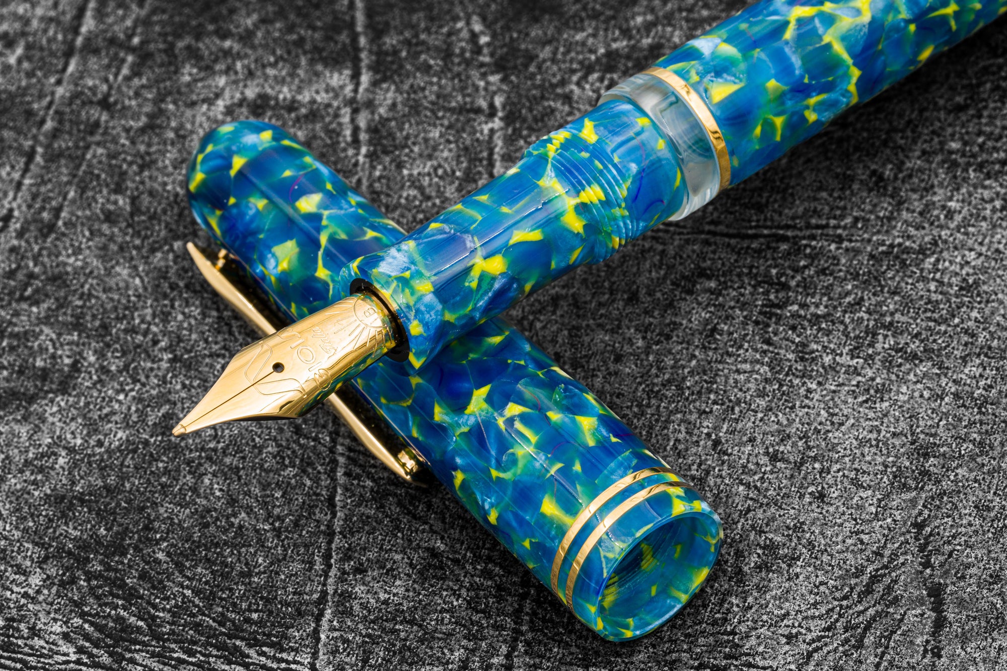 Gioia Metis Blue Colibri Fountain Pen - Gold Trim