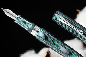 OMAS Paragon Arco Fountain Pen - Verde