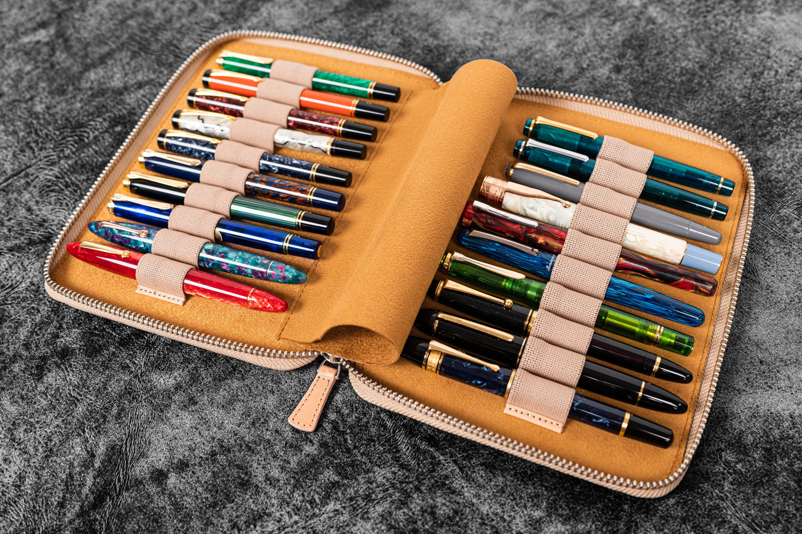 Pencil Case for Adults 220 Slots Colored Pencils Gel Pen Organizer Bag with  Zipper for Student Artist Handy Glitter Gel Pens, Refills, Waterproof Pen  Bag - China Laundry Bag and Laundry Backpack