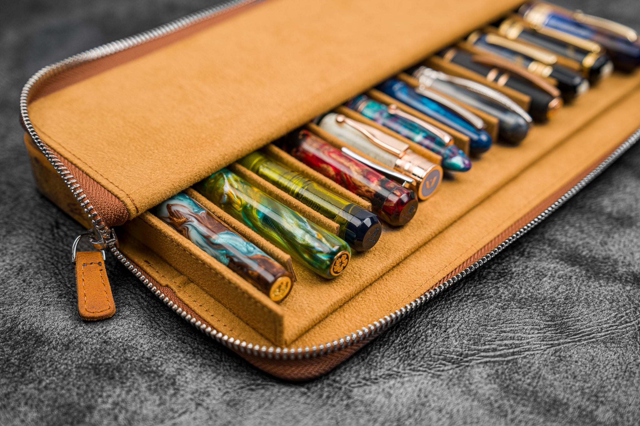 Galen Leather Magnum Opus 12 Slots Crazy Horse Brown Hard Pen Case