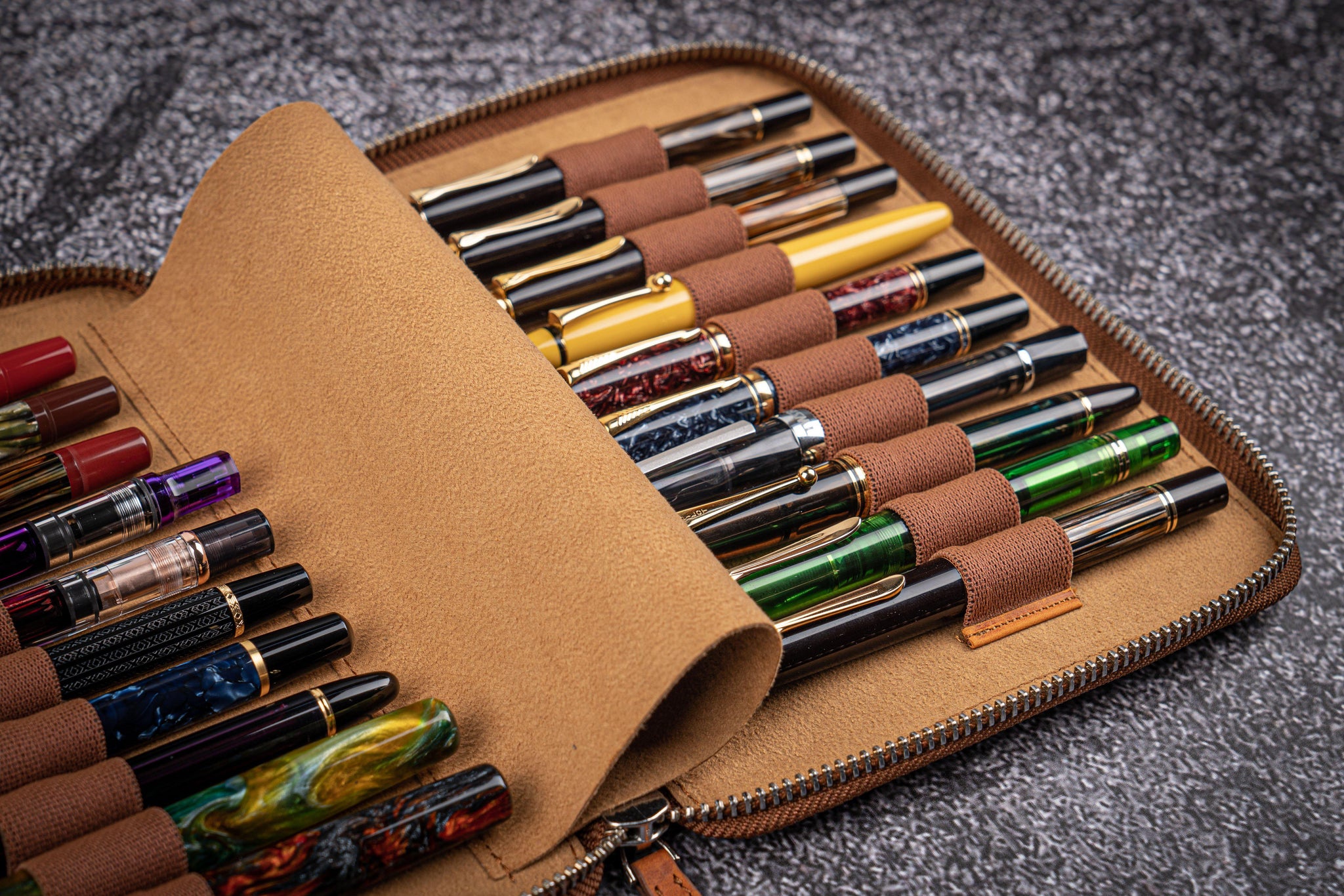 Galen Leather 5 Pen Zipper Case - Crazy Horse Brown