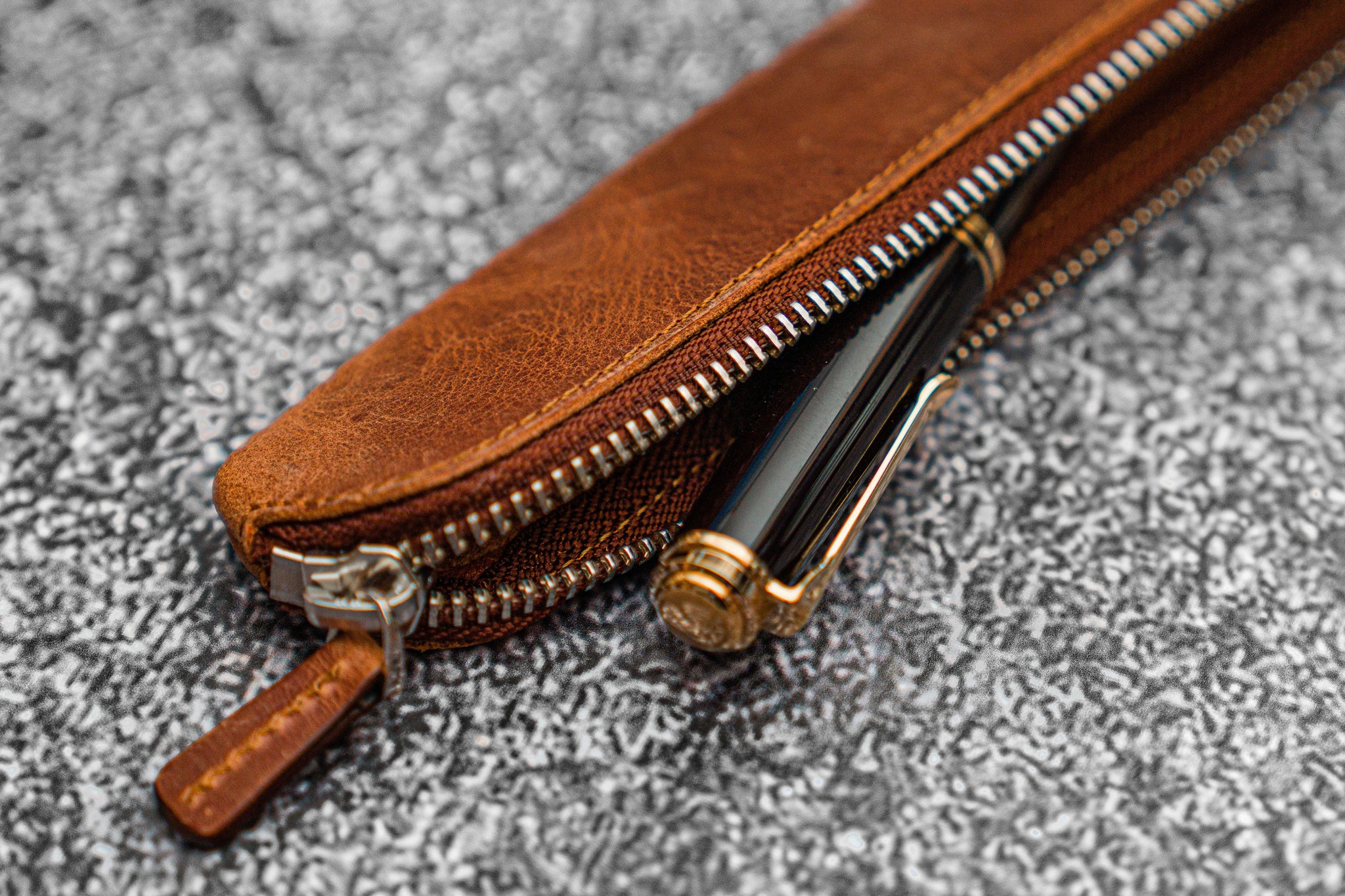 Handmade Crazy Horse Leather Pen Pouch Pencil Case Stationery Storage Pen  Bag D