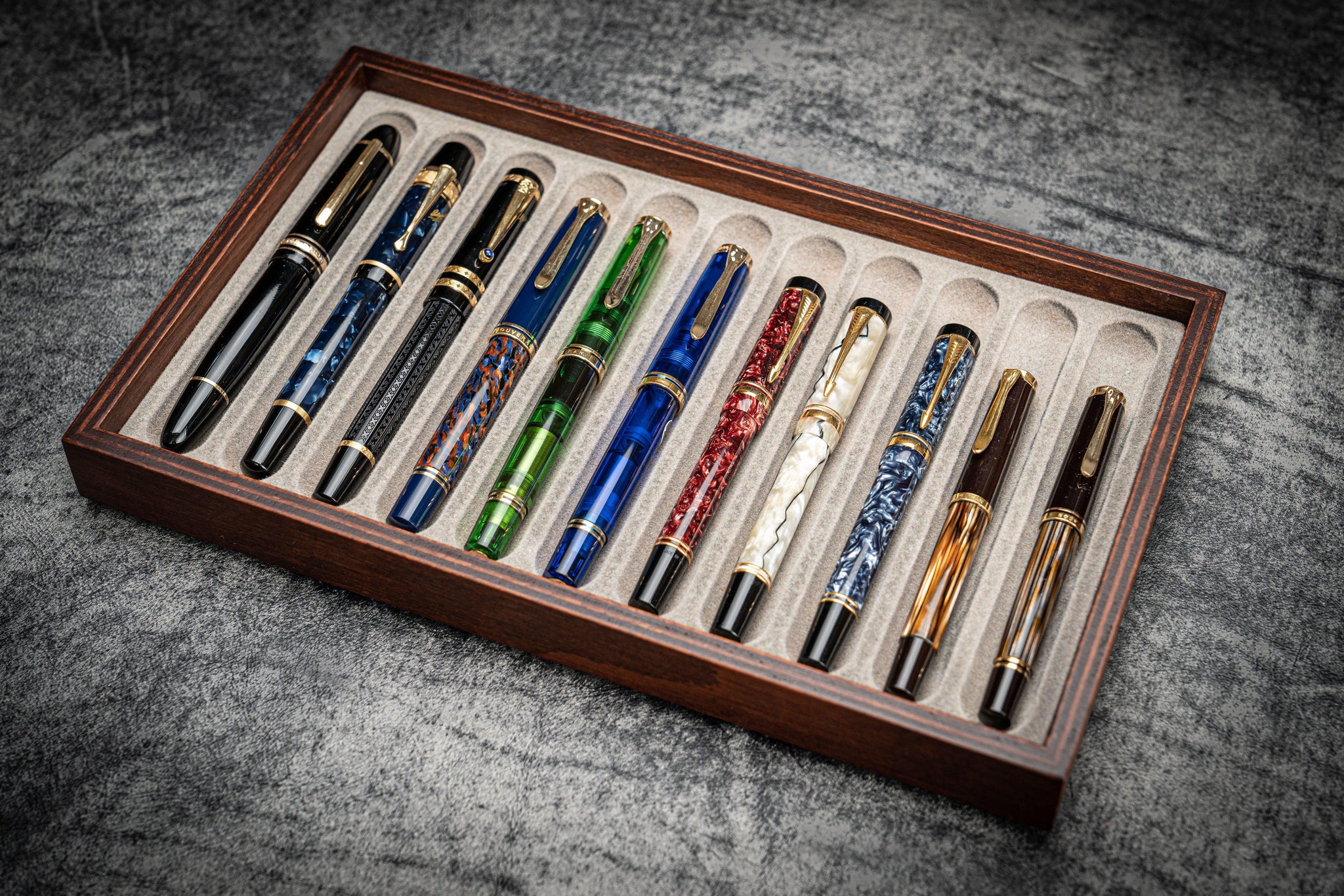 https://www.galenleather.com/cdn/shop/products/stack-store-wood-pen-display-box-without-top_2048x.jpg?v=1606577126