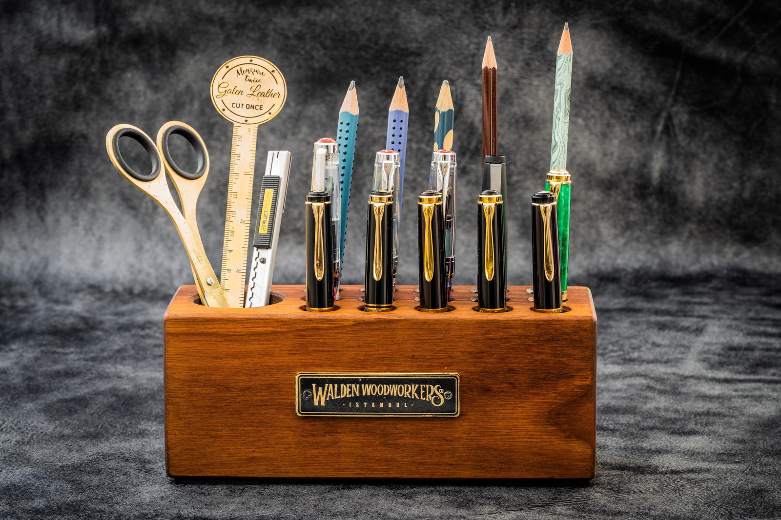 https://www.galenleather.com/cdn/shop/products/wood-desk-organizer-pen-holder-walnut_1600x.jpg?v=1606568868