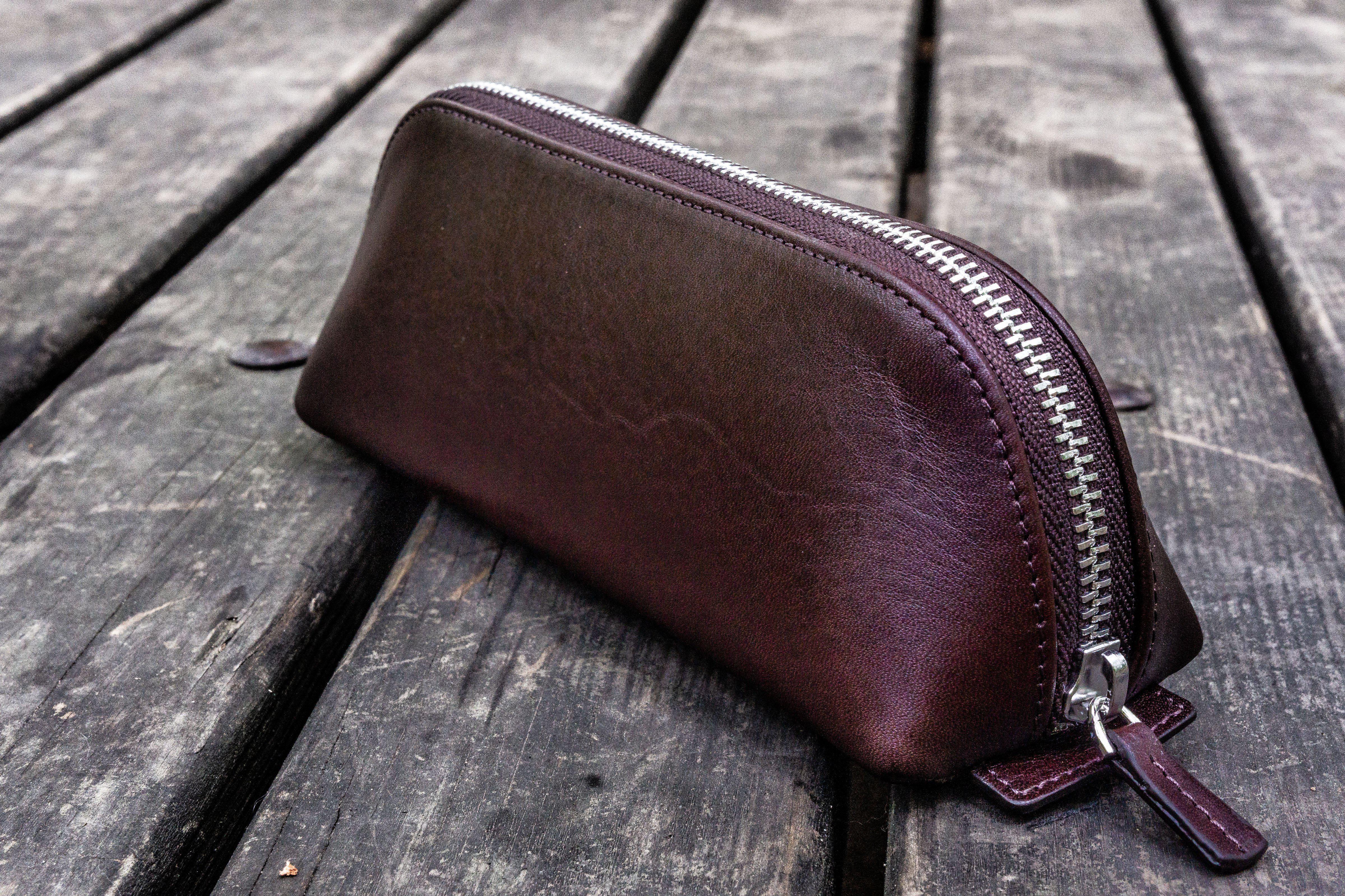 https://www.galenleather.com/cdn/shop/products/xlarge-zipper-leather-pencil-case-dark-brown_4800x.jpg?v=1537365629